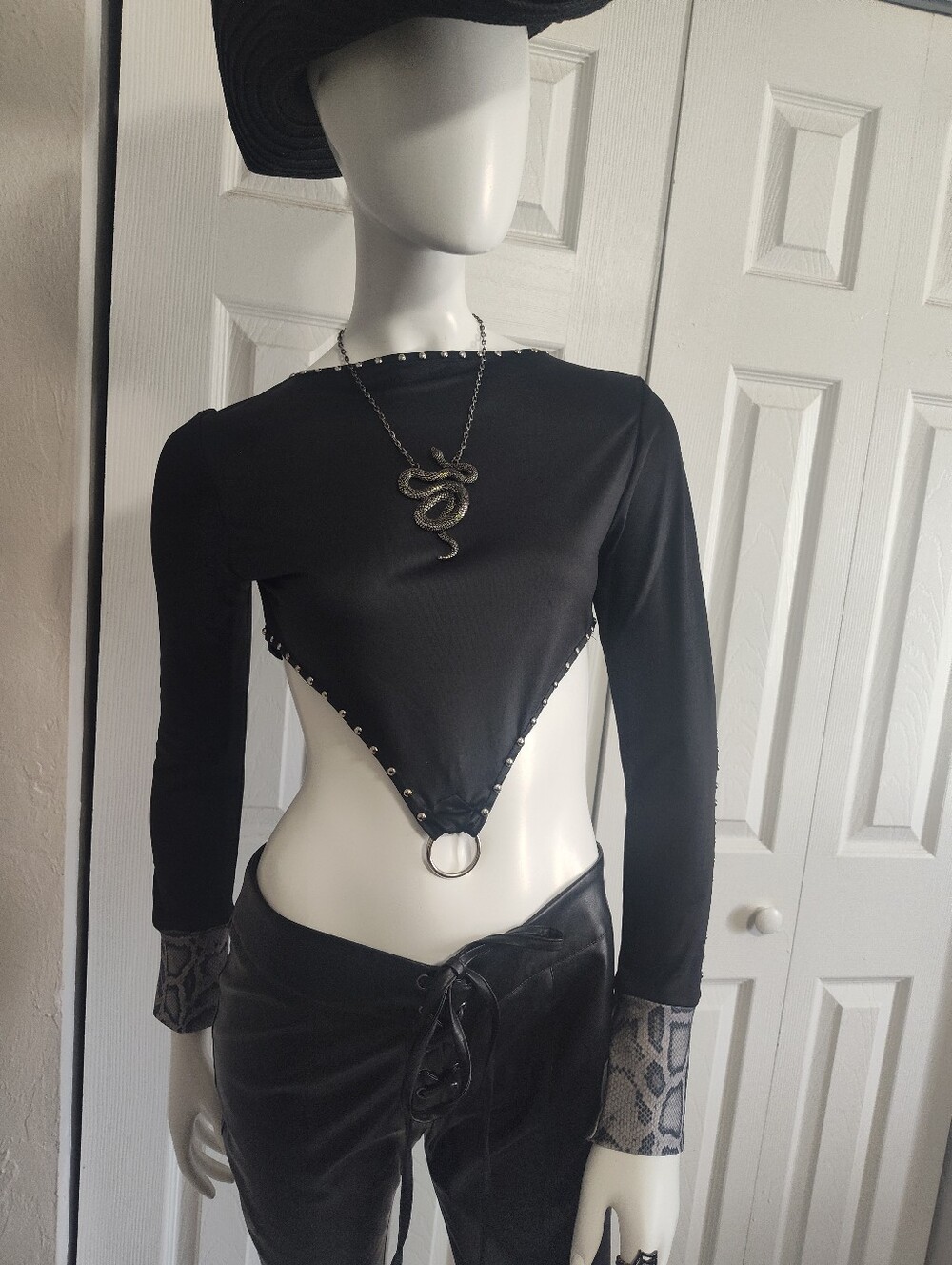 Black Long-Sleeve Cutout Ring Front Top